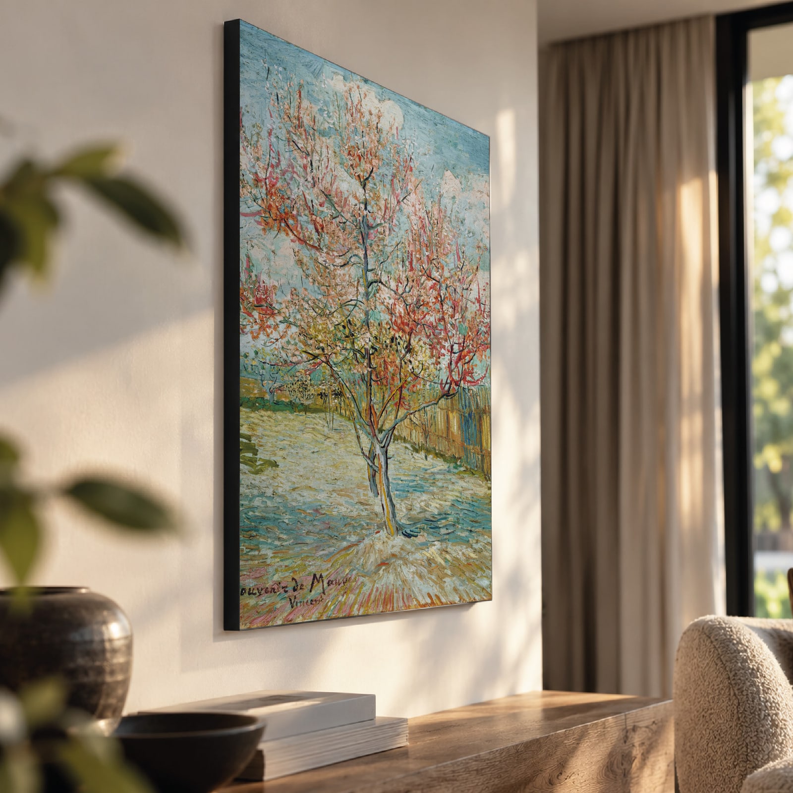 De roze perzikboom (Van Gogh) als akoestisch paneel met Wallcoustic Frame™ in een interieur