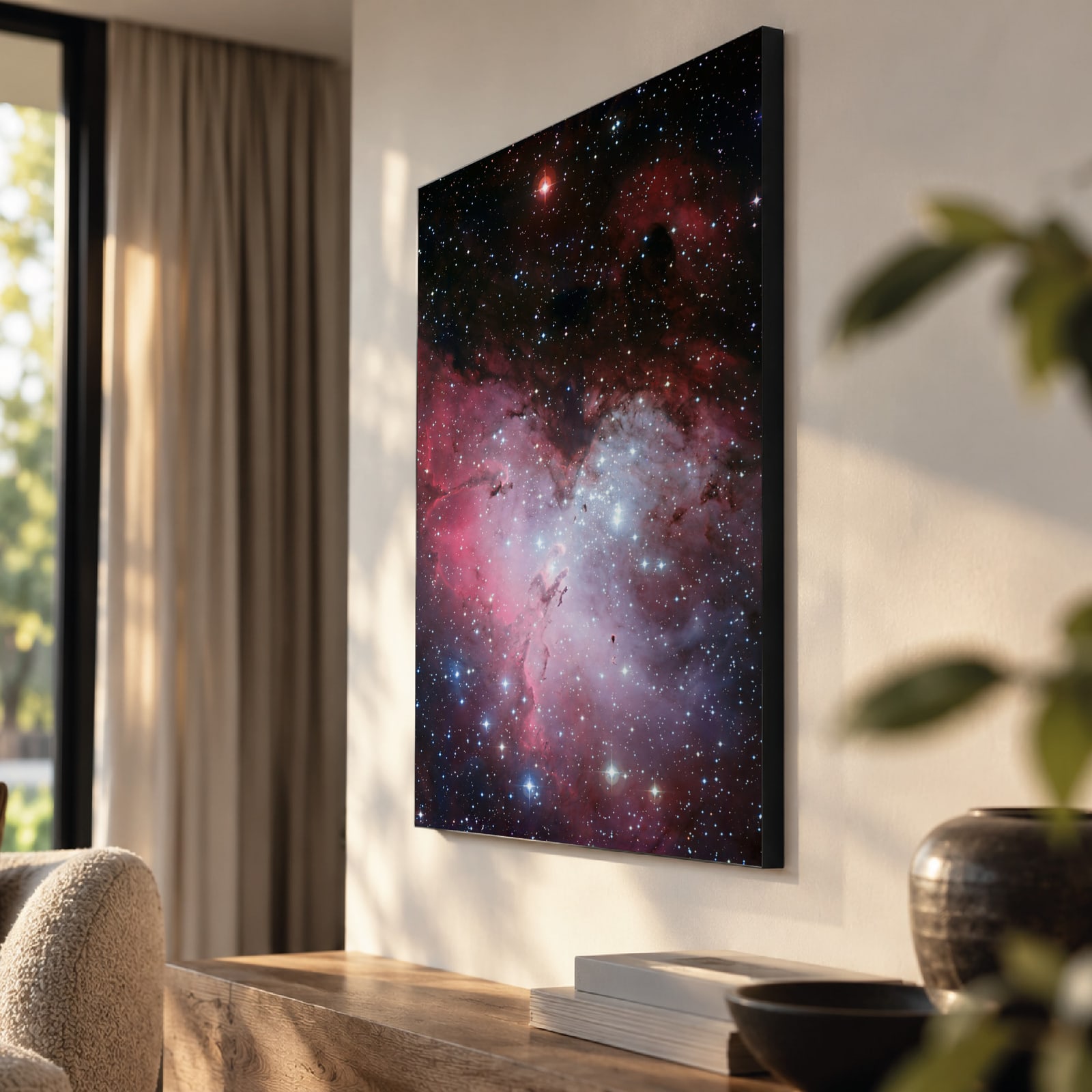 Eagle-nevel als akoestisch paneel met Wallcoustic Frame™ in een woonkamer